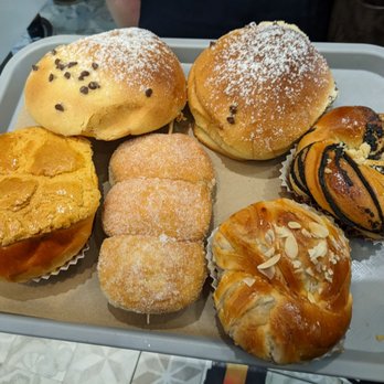 Pâtisserie Coco - A variety of buns - Bakeries Near Me - Montreal, Quebec Pâtisserie Coco - A variety of buns - Bakeries Near Me - Montreal, Quebec