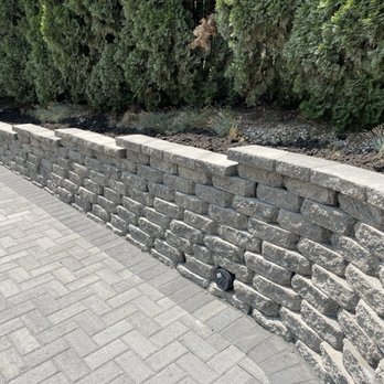 Hardscape Elements - Retaining wall - Landscaping Near Me