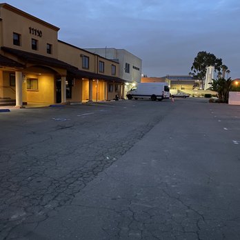 W Massage - Free parking in the back - Massage Near Me - Los Alamitos, California W Massage - Free parking in the back - Massage Near Me - Los Alamitos, California
