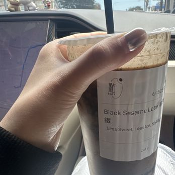Dots Boba - Black Sesame Latte - Bubble Tea Near Me - San Francisco, California