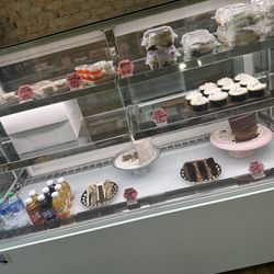 Hampton House Bakery - Cake