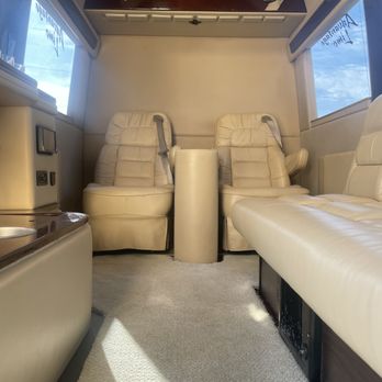 Advantage Limousine - Limos Near Me