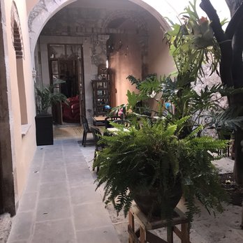 La Guarecita - Awesome dining room - Coffee Roasteries Near Me - Morelia, MIC La Guarecita - Awesome dining room - Coffee Roasteries Near Me - Morelia, MIC