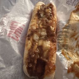 Chili dog with added onions