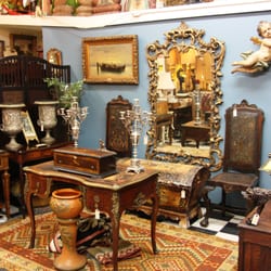 Antique Center Mall - Lots of high quality antiques
