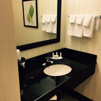 Fairfield by Marriott Inn & Suites Redding - Bathroom sink - Hotels Near Me - Redding, California