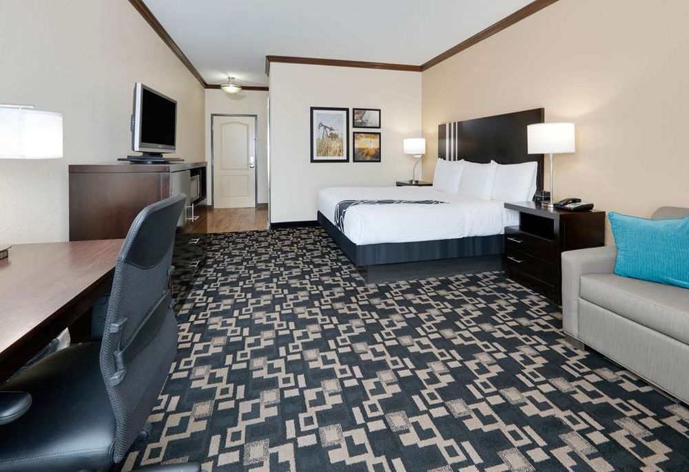 LA QUINTA BY WYNDHAM BIG SPRING Updated October 2024 80 Photos & 31