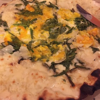 Da Francesco - Wild asparagus, egg, Parmesan - white pizza. So good!!! - Italian Near Me - Rome, RM