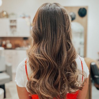 Amaretto Suite - Jen specializes in multidimensional brunettes like this low maintenance beauty - Hair Stylists Near Me - Encinitas, California Amaretto Suite - Jen specializes in multidimensional brunettes like this low maintenance beauty - Hair Stylists Near Me - Encinitas, California