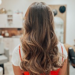 Amaretto Suite - Jen specializes in multidimensional brunettes like this low maintenance beauty