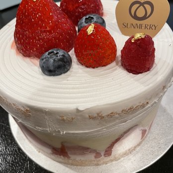 Sunmerry Bakery - 6 inch Strawberry Custard Cream Cake $31 - Bakeries Near Me - Temple City, California Sunmerry Bakery - 6 inch Strawberry Custard Cream Cake $31 - Bakeries Near Me - Temple City, California