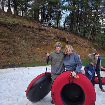 Highlands Outpost - Snow tubing with conveyor belt - Tubing Near Me - Scaly Mountain, North Carolina