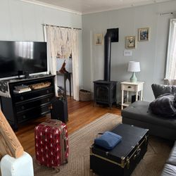 The Starry Night Inn - Living room and heater
