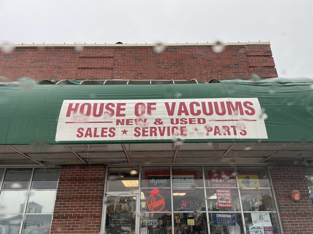 HOUSE OF VACUUMS Updated August 2024 1129 S 119th St, Omaha