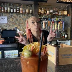 CJ PUB - Autumn and her awesome Bloody Mary!