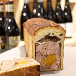 Muraato - Le voici, le voilà, le Fameux pâté en croûte à l'abricot !