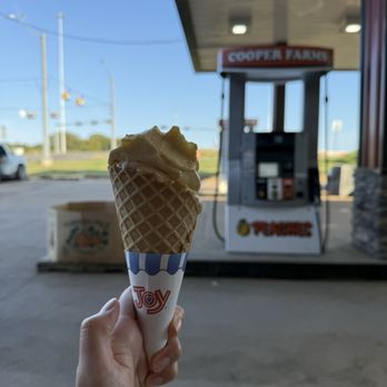 Cooper Farms Country Store - Peach ice cream - Bakeries Near Me - Fairfield, Texas Cooper Farms Country Store - Peach ice cream - Bakeries Near Me - Fairfield, Texas