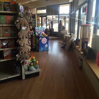 It's A Pet's Life - Interior - Pet Stores Near Me - Edina, Minnesota It's A Pet's Life - Interior - Pet Stores Near Me - Edina, Minnesota