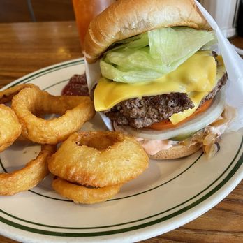 Pie 'n Burger - Big Ben with onion rings and Arnold Palmer - Burgers Near Me - Pasadena, California Pie 'n Burger - Big Ben with onion rings and Arnold Palmer - Burgers Near Me - Pasadena, California