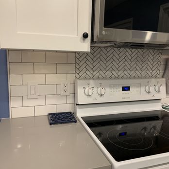 Flowers Flooring - Tile backsplash - Carpet Installation Near Me - Cornelius, North Carolina Flowers Flooring - Tile backsplash - Carpet Installation Near Me - Cornelius, North Carolina