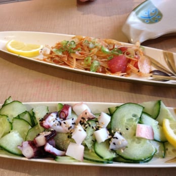 Yo Sushi - The stingy Hawaiian Poki appetizer ($5.95) & the miserly portion of octopus in the Tako Sunomono ($3.95)  These guys are chintzy - Sushi Bars Near Me - Fairfield, California