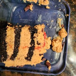 Lou's Restaurant & Bakery - Very little cake!