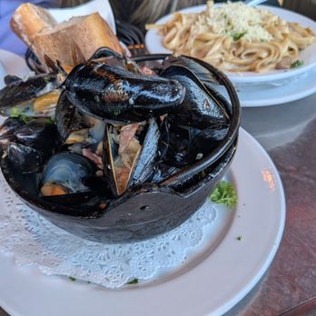 Chez Maman East - Les Moules 24, poulette - French Near Me - San Francisco, California