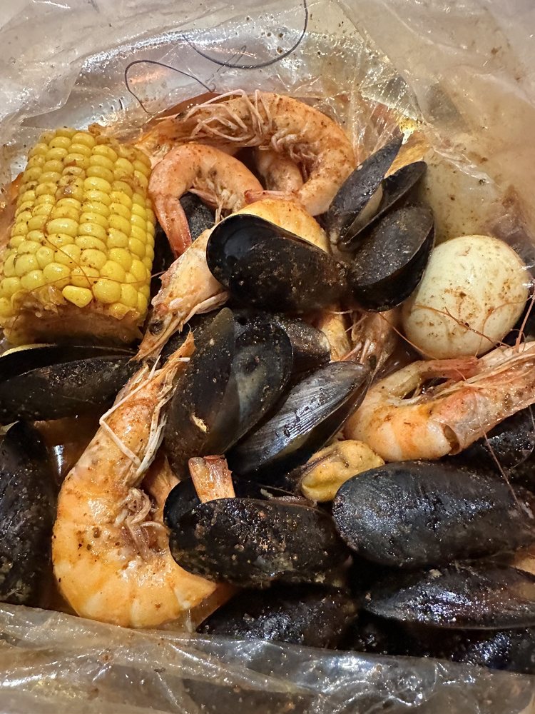 CRACKING CRAB Updated October 2024 98 Photos & 81 Reviews 5100 N