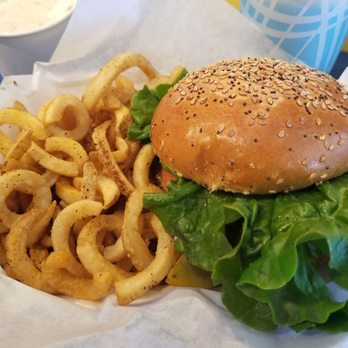 Splash Cafe - Ahi burger - American Near Me - Pismo Beach, California