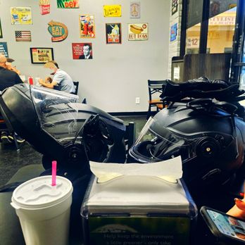 Lucky's Burgers & Shakes - American Near Me - Phoenix, Arizona