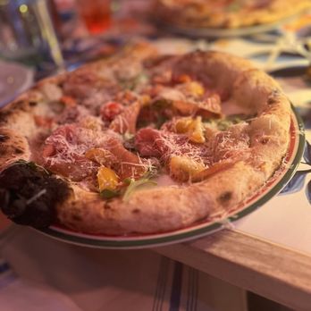 Il Pizzaiolo - Pizza L'italiana - Italian Near Me - Miami Beach, Florida