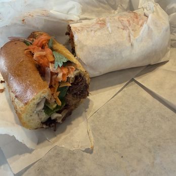 Banh Mi Mi - Braised Beef Pho - Juice Bars & Smoothies Near Me - Sacramento, California