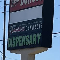 Best Donuts - Road sign