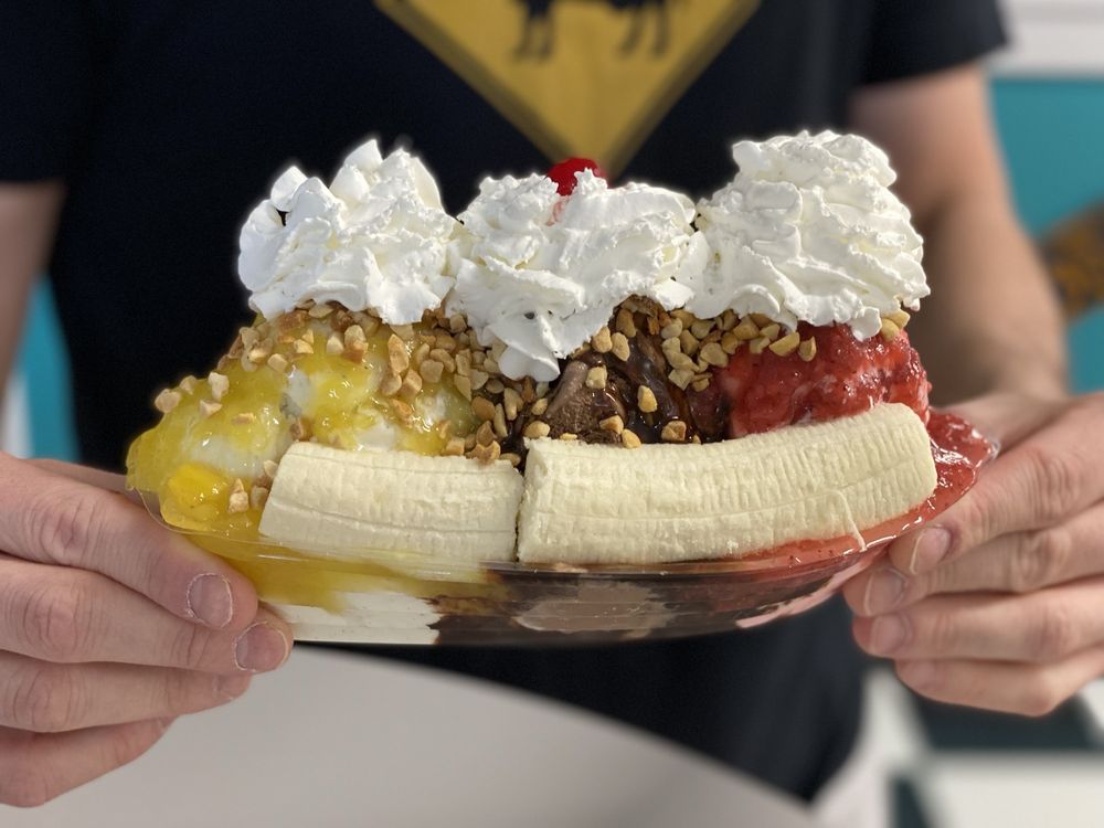 Scoupe deVille Ice Cream Parlor Logo