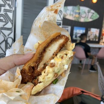 Shootz - Hot Kimchi Butter Katsu Burger is topped w Macaroni Salad is really good. Highly recommended w Refreshing Mint Peach Wave 09.24.22 - Hawaiian Near Me - Ontario, California