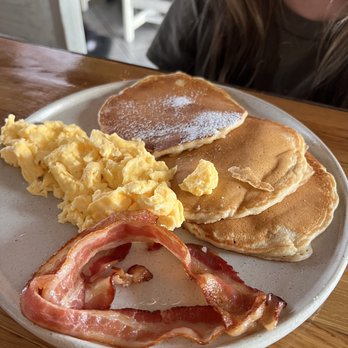 Maple - As you like..perfect for kids. - Breakfast & Brunch Near Me - Rosarito, BCN Maple - As you like..perfect for kids. - Breakfast & Brunch Near Me - Rosarito, BCN