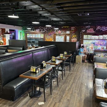 999 Pizza - Inside seating - Pizza Near Me - Camarillo, California 999 Pizza - Inside seating - Pizza Near Me - Camarillo, California