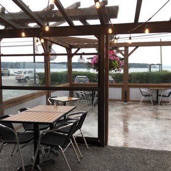 Fifty Parallel Tap & Grill - Outdoor seating - Pubs Near Me - Campbell River, British Columbia