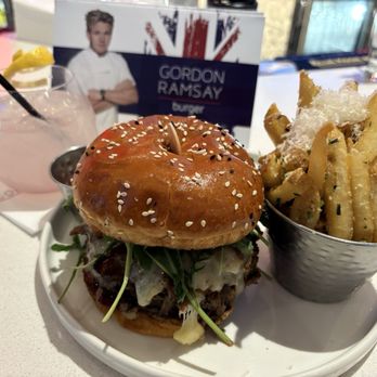 Gordon Ramsay Burger Las Vegas - Burgers Near Me - Las Vegas, Nevada Gordon Ramsay Burger Las Vegas - Burgers Near Me - Las Vegas, Nevada