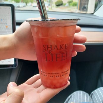 Ding Tea Williams - Strawberry fruit tea with green tea, lychee popping boba, 50% sugar - Bubble Tea Near Me - Portland, Oregon Ding Tea Williams - Strawberry fruit tea with green tea, lychee popping boba, 50% sugar - Bubble Tea Near Me - Portland, Oregon