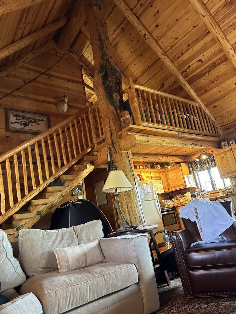 Lazy Trout Cabin Rentals Logo