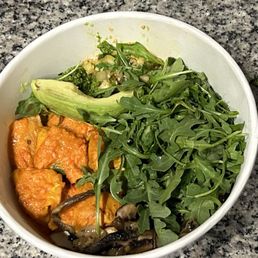 Mother Earth: Sweet potato, portobello mushroom, avocado, pesto, leafy greens& red pepper miso vinaigrette. 04.07.2024. Mother Earth: Sweet potato, portobello mushroom, avocado, pesto, leafy greens& red pepper miso vinaigrette. 04.07.2024.