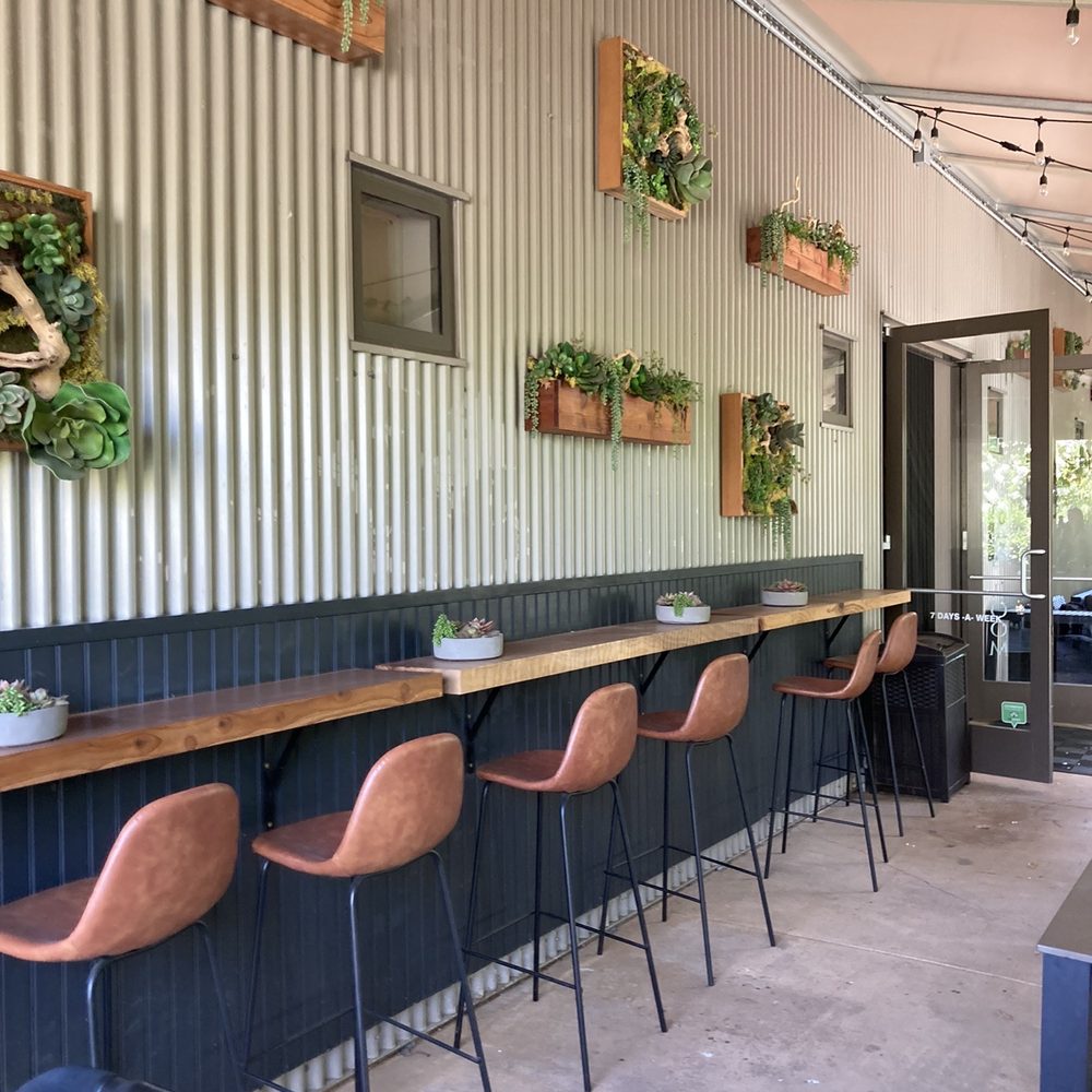 Meadowcroft Wines - Outside seating - Wineries Near Me - Sonoma, California Meadowcroft Wines - Outside seating - Wineries Near Me - Sonoma, California