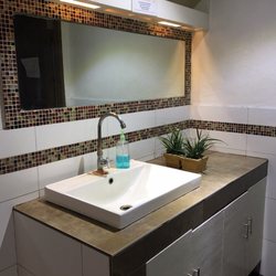 Guyiga Korean Grill House - Clean washrooms with stalls that have full doors for  complete privacy.