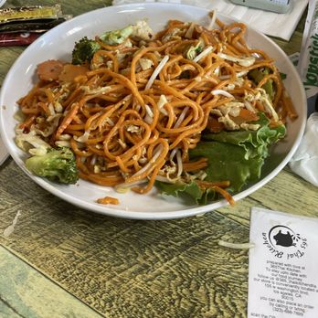 365 Thai Kitchen - Chicken Chow Mein - Thai Near Me - Los Angeles, California 365 Thai Kitchen - Chicken Chow Mein - Thai Near Me - Los Angeles, California