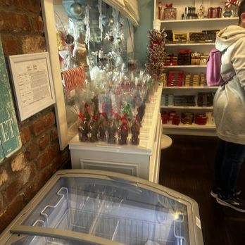 Mariette Chocolates - Chocolatiers & Shops Near Me - San Jose, California