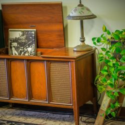 The Coffee Pot - Our 1971 Zenith record player