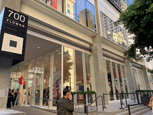 UNIQLO The BLOC by null