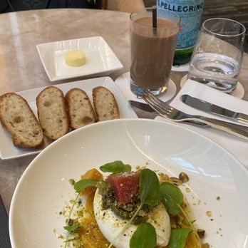 D Bar - Burrata - Lounges Near Me - Toronto, Ontario