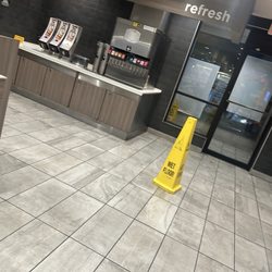 McDonald's - Lobby fountain machine 10/15/25 8pm